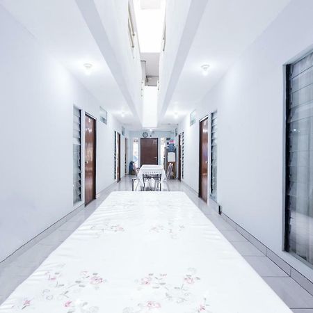 Super Oyo 1516 Cemara Gading Syariah Hotel Богор Екстериор снимка