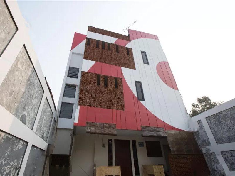 Super Oyo 1516 Cemara Gading Syariah Hotel Богор Екстериор снимка