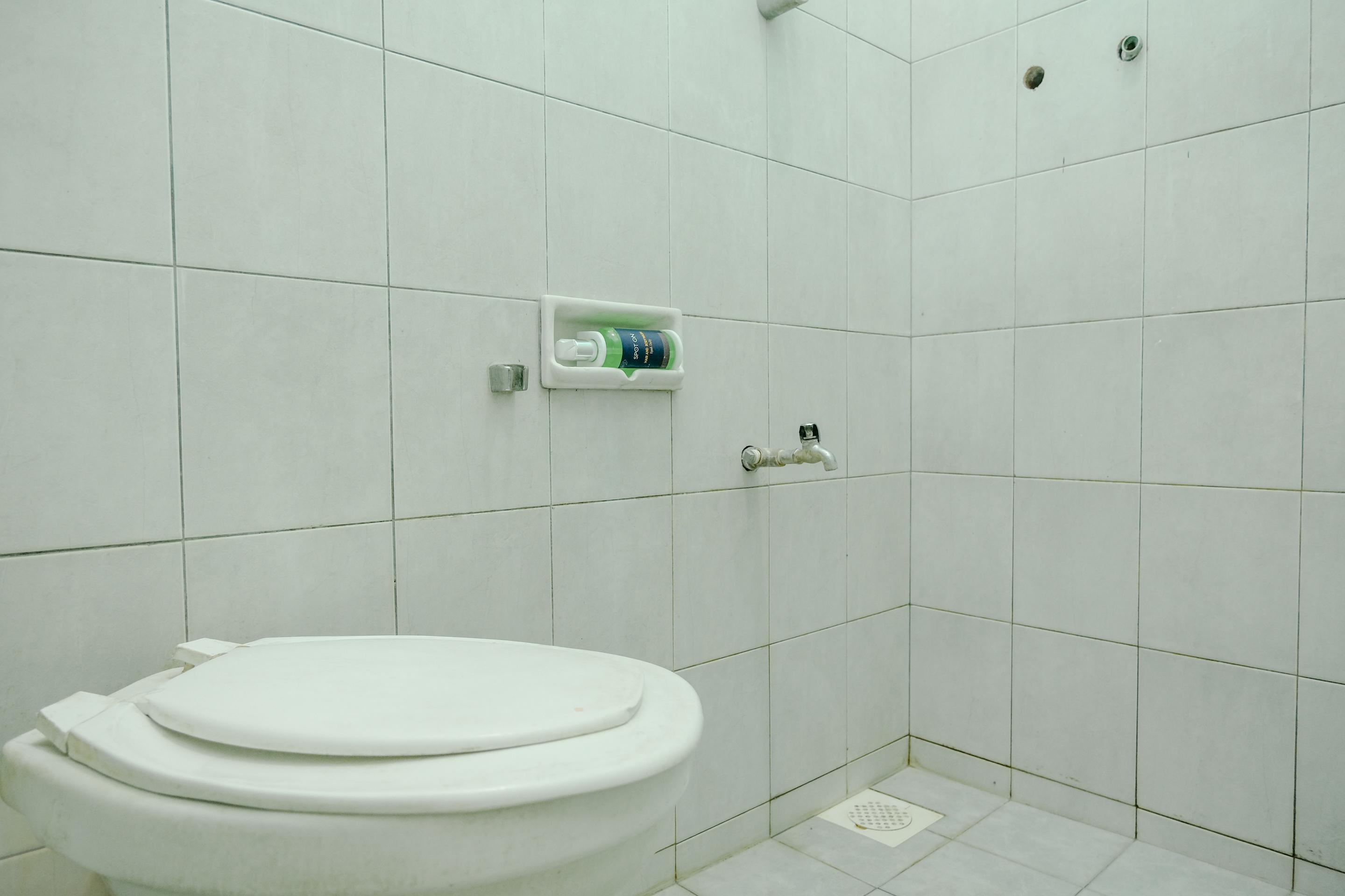 Super Oyo 1516 Cemara Gading Syariah Hotel Богор Екстериор снимка