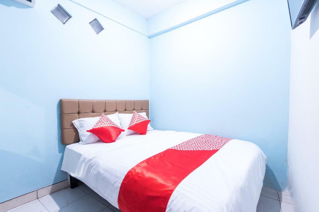 Super Oyo 1516 Cemara Gading Syariah Hotel Богор Екстериор снимка
